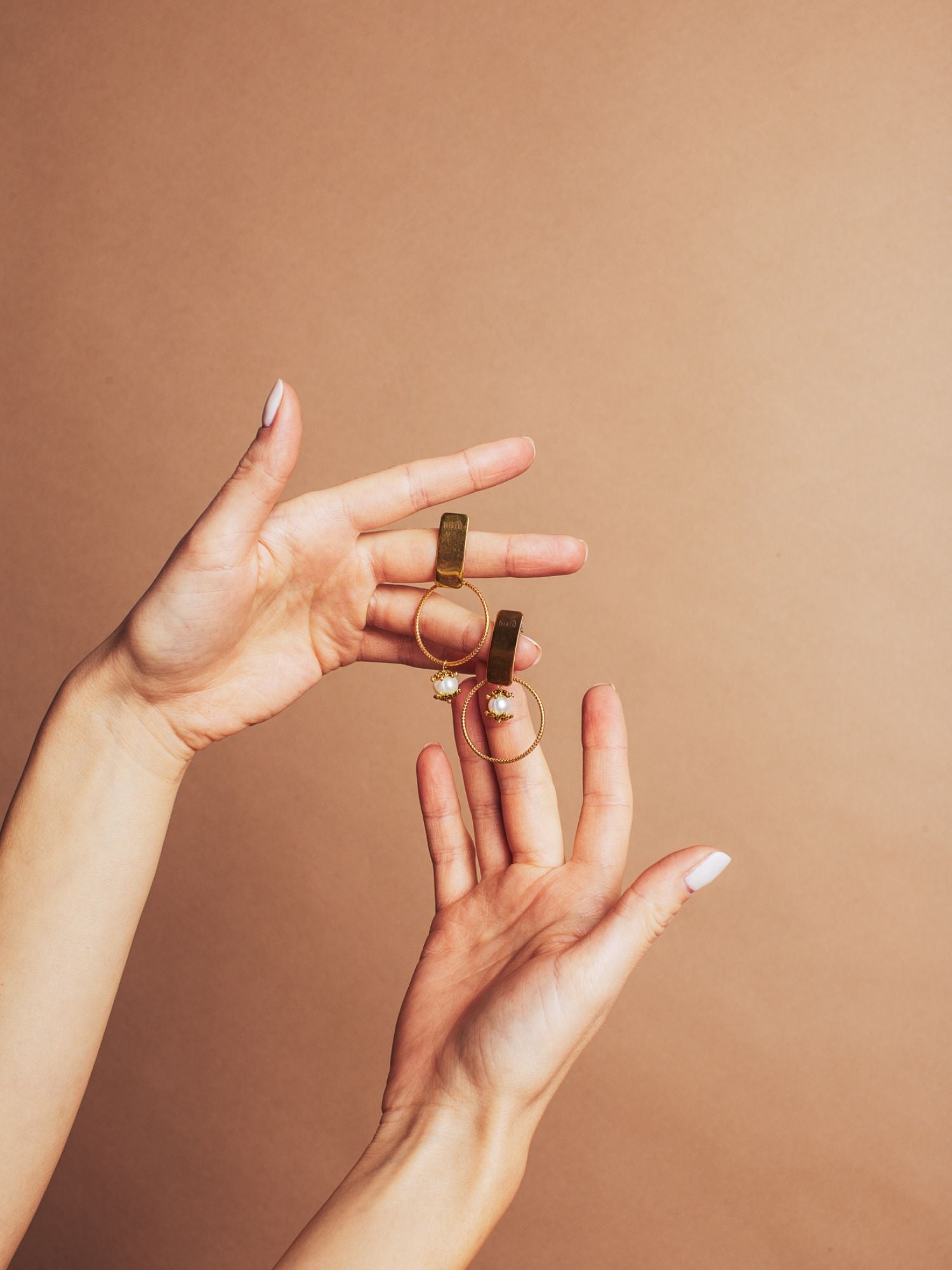 Auskarai su perlais Amira