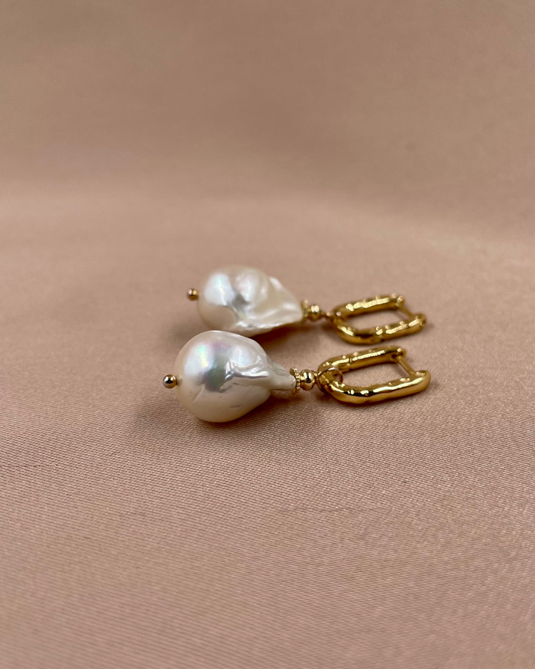 Earrings with baroque pearls Alilce