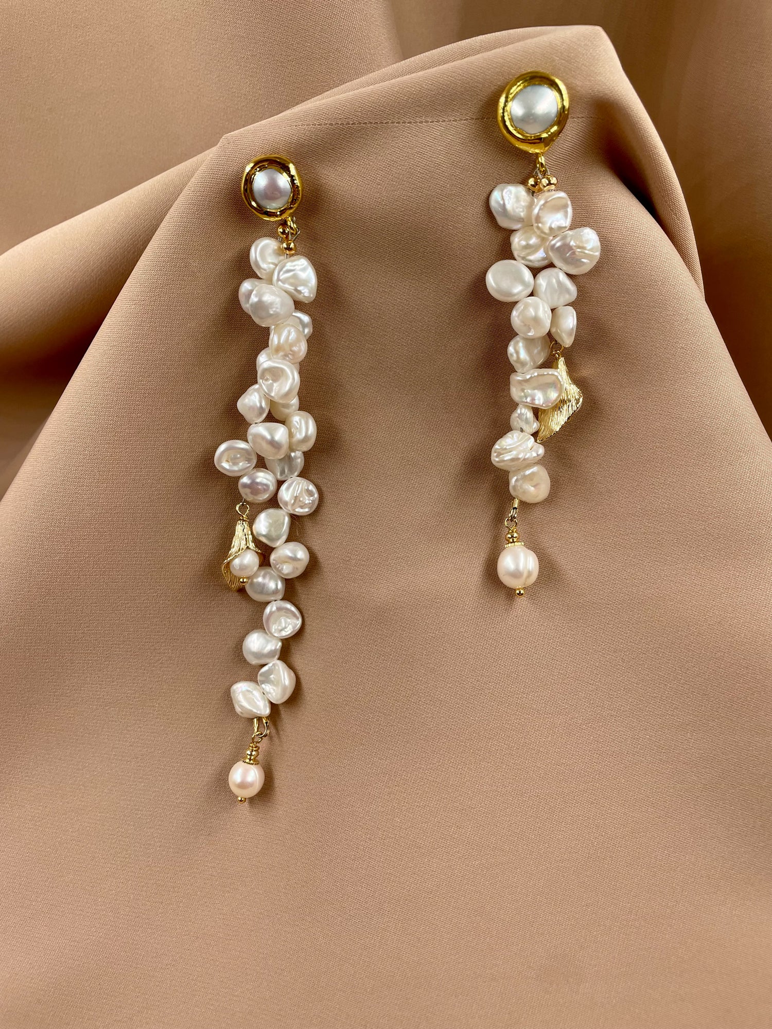 rankų darbo keshi perlų auskarai su auksu camilla